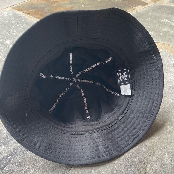 Adidas Unisex Originals Bell Bucket Hat Black White Logo Boonie - Picture 10 of 10